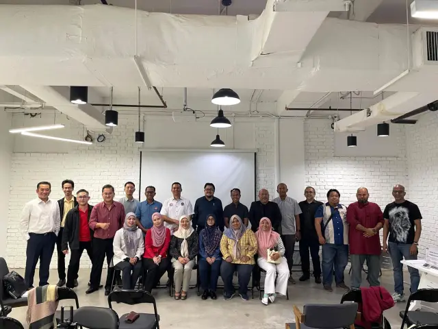 Corporate participants and trainers after a The Dune Academy programme