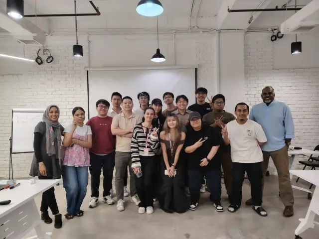 Participants and trainers together after a session at The Dune