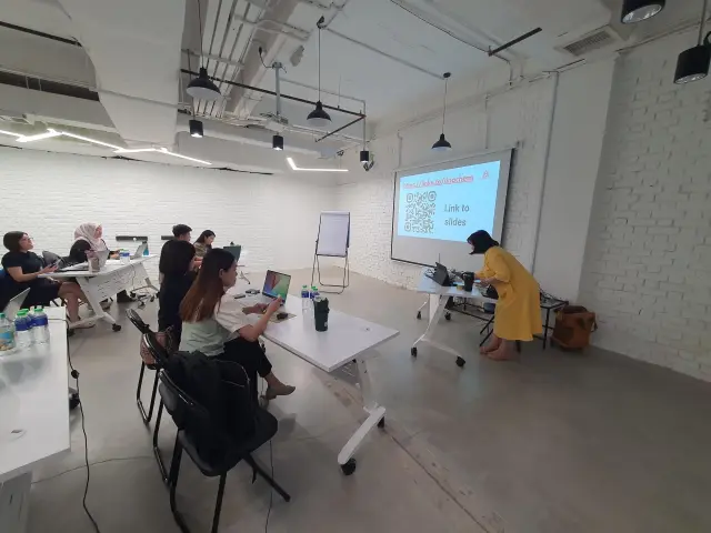A workshop in progress in The Dune training room